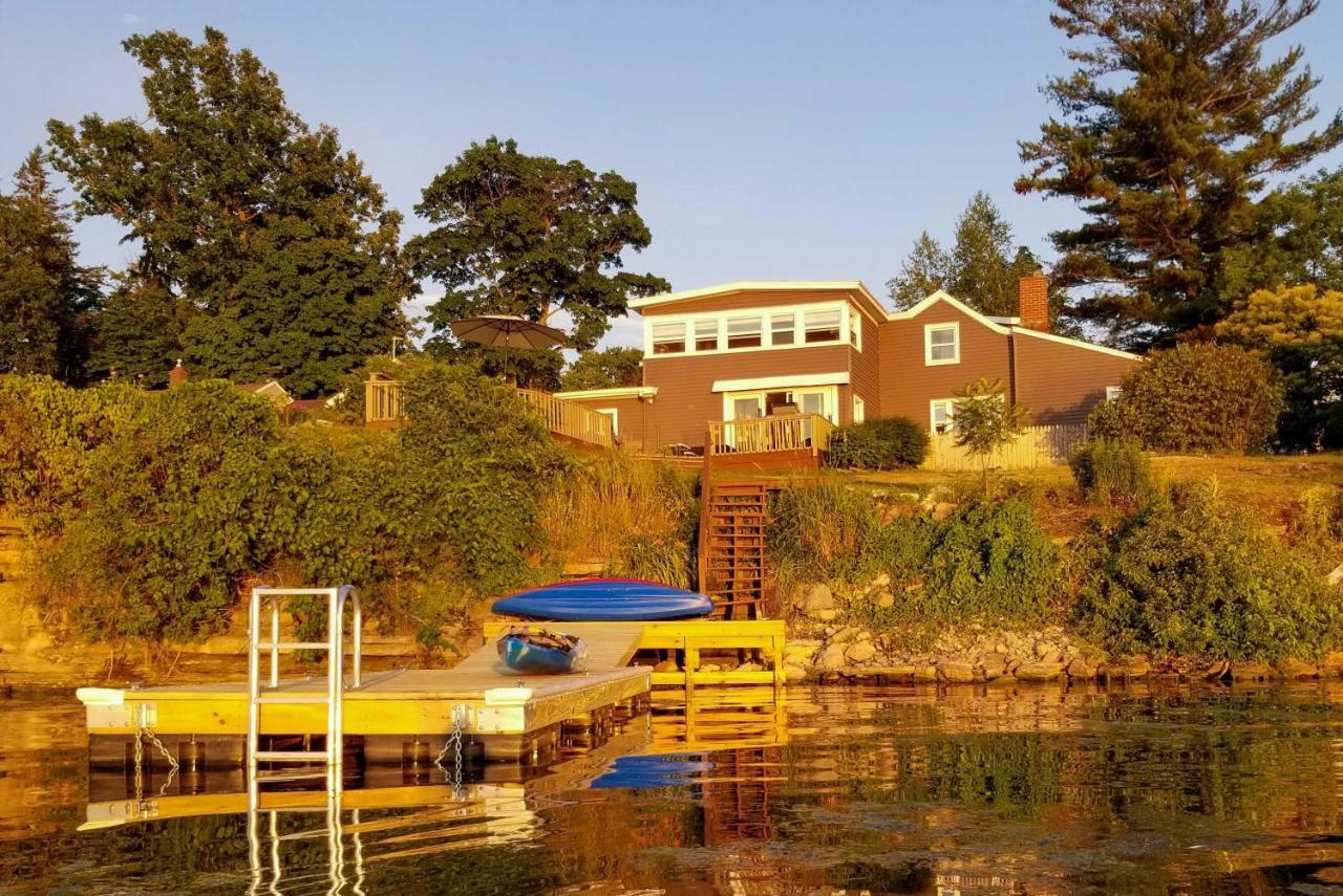 Family Cottage On Chaumont Bay, Walk To Downtown Buitenkant foto